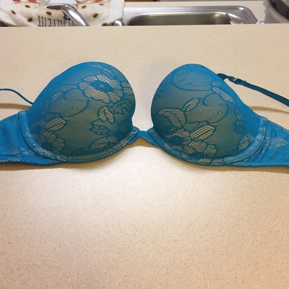 NEVER WORN VS Pink bra