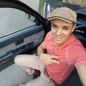 Meet your Posher, Jose