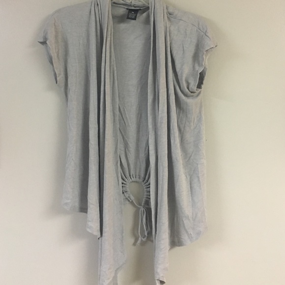 Light gray, short sleeved cover up