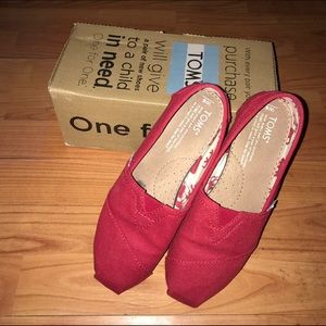 RED TOMS