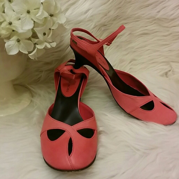 🎉SALE🎉🔹Kitten Heels by BCBG MAXAZRIA🔹