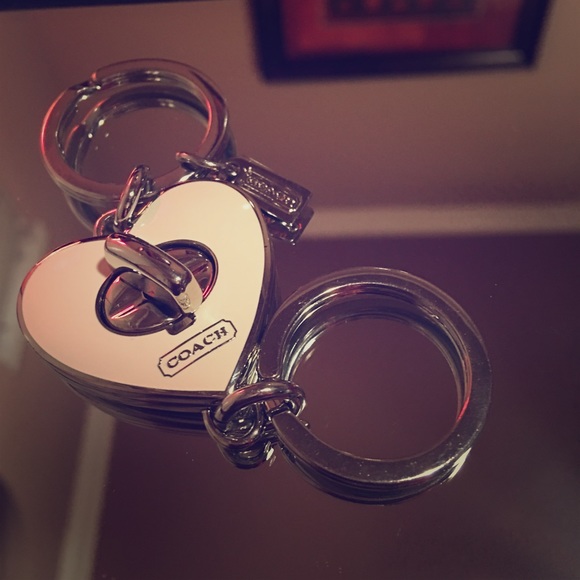 Coach Accessories - 🆕⬆️ - Coach TurnLock Valet KeyRing - 🆕⬆️