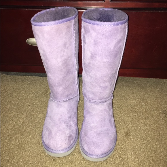 Purple Uggs, Size 8. Like new.
