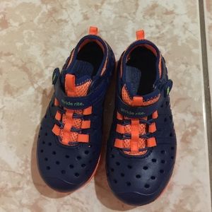 Stride Rite Made2play shoes