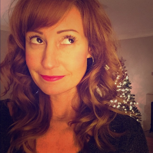 Meet your Posher, Kat🐱 - Picture 2 of 4