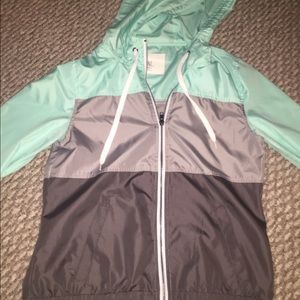 Thin rain jacket