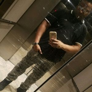 Meet your Posher, Derek