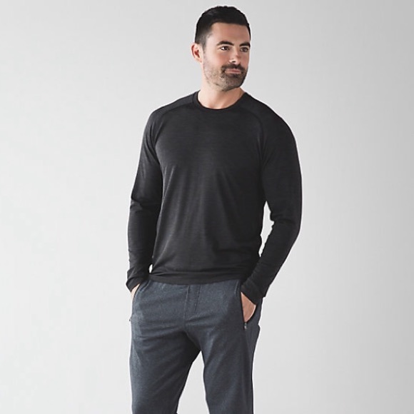 Men's lululemon long sleeve with zipper pocket