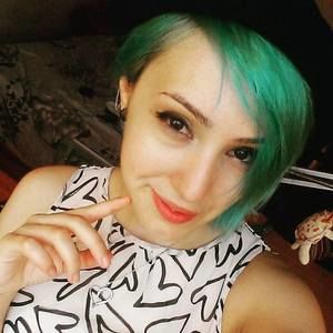 Meet your Posher, Elena