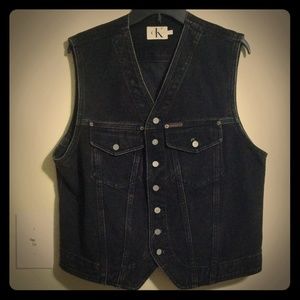 👉Calvin Klein large black button down jean vest.