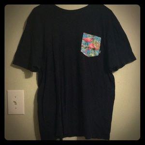 👉VANS black Flamingo print pocket t-shirt.