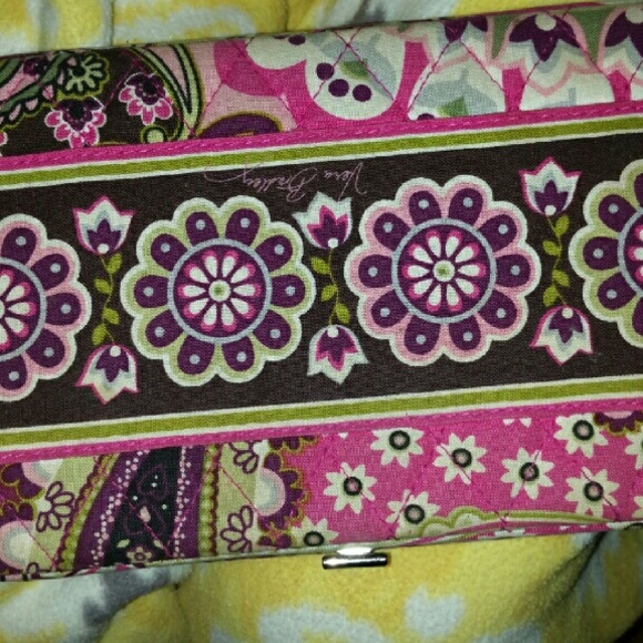 Vera Bradley wallet - Picture 1 of 3