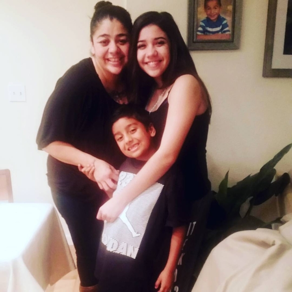 Meet your Posher, Alejandra - Picture 1 of 1