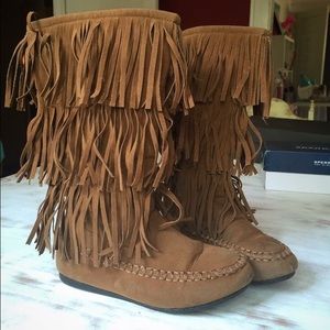 Moccasin Fringe Boots Size 3 (girls)