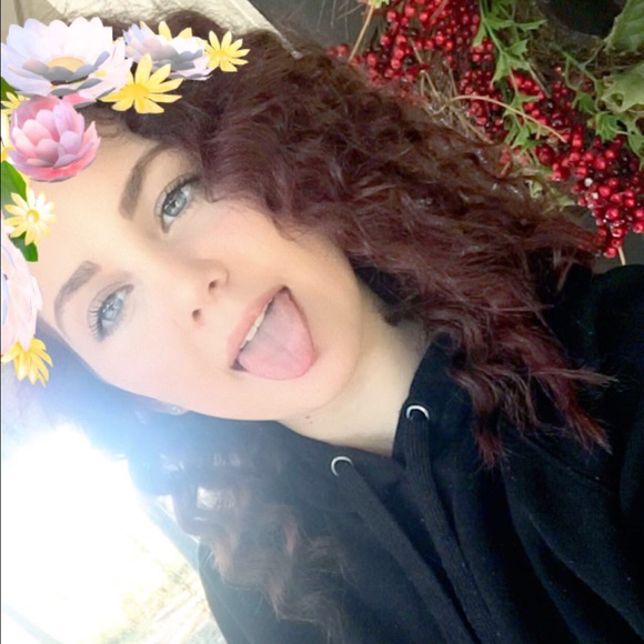 Meet your Posher, Kayla - Picture 1 of 1