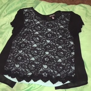 Cute shirt buttons down the back