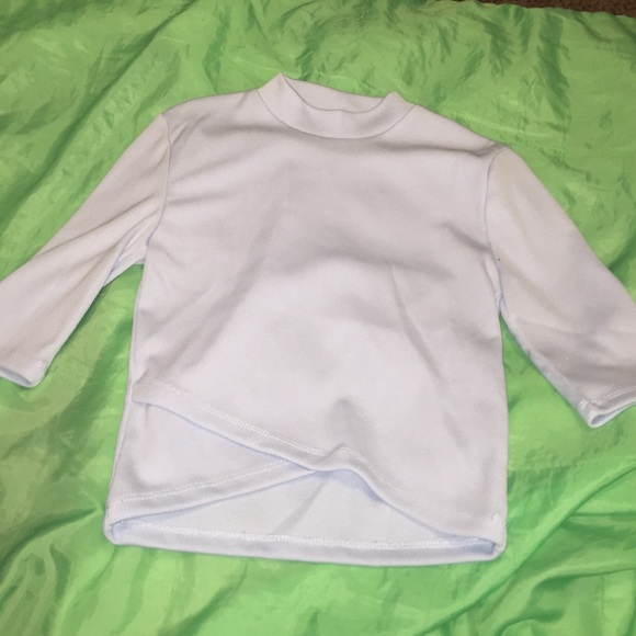 Cute cropped shirt