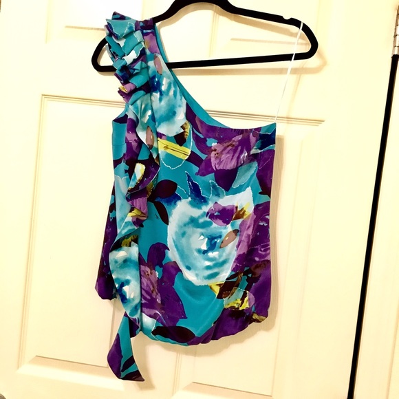 NWT Trina Turk one-shoulder floral silk top