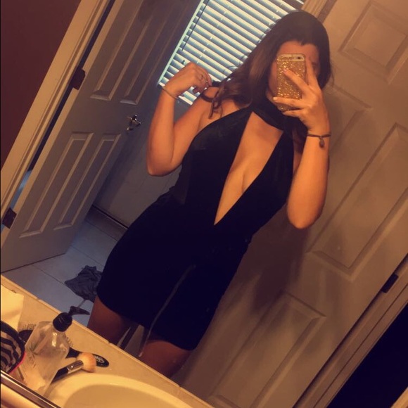 Beautiful dress. Size Large. - Picture 2 of 4