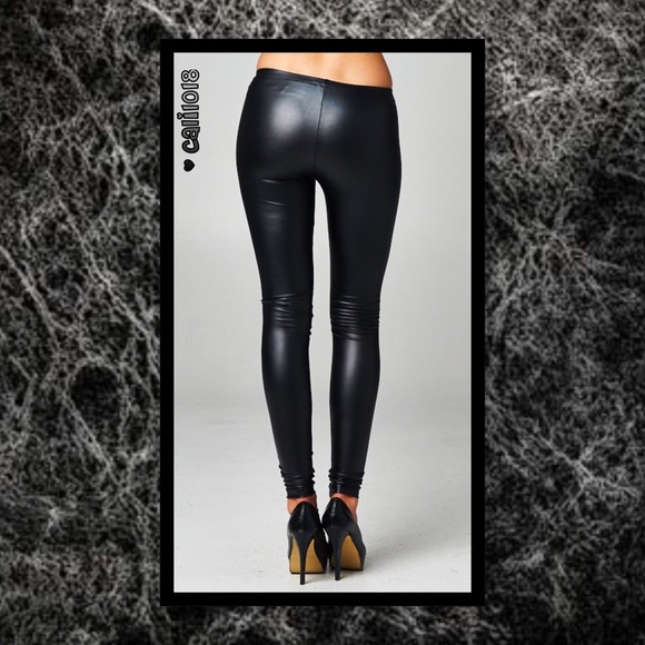 🆕 5⭐️SELLER Black Leather Liquid Leggings - Picture 3 of 4