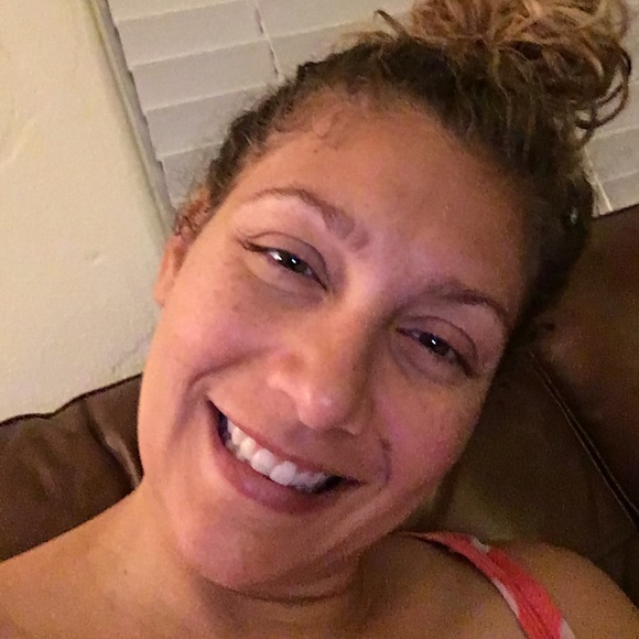 Meet your Posher, Brea - Picture 1 of 1