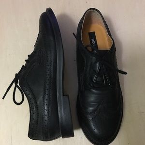BDG LACE UP WING TIP OXFORDS