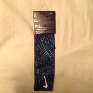 Nike dri-fit head tie