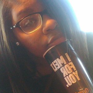 Meet your Posher, Desiree