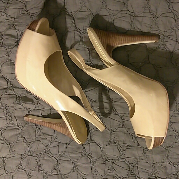 Jessica Simpson Pumps - Picture 2 of 4