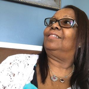 Meet your Posher, Cynthia