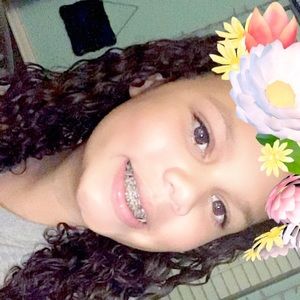 Meet your Posher, Chloe