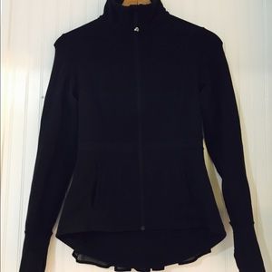Adorable Lululemon pleated jacket