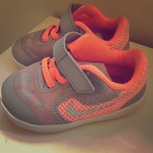 Toddler NIKE sneakers