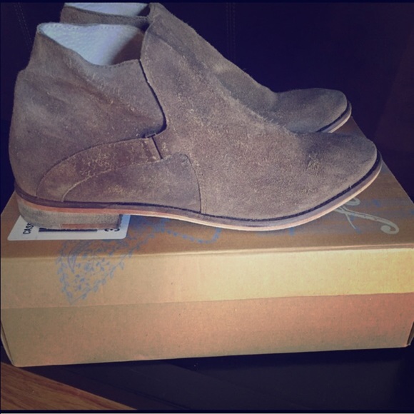 Free People Shoes - SOLD!! Free People Summit ankle booties