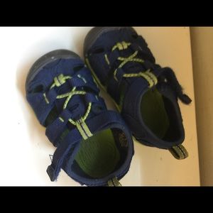 Toddler boys KEEN sandals