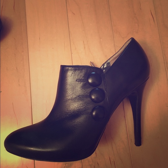 Guess booties - size 6.5 - lightly worn