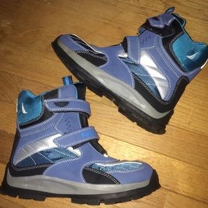 New Nautica Youth Snow Boots With Velcro Straps