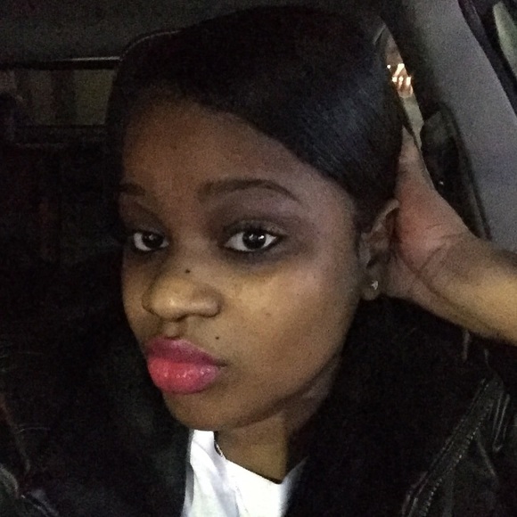 Meet your Posher, Candace