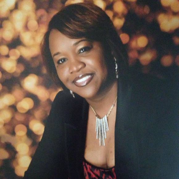 Meet your Posher, Melony