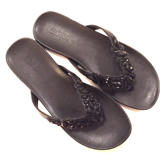 Black Kenneth Cole Reaction Flip Flops Size 9.5