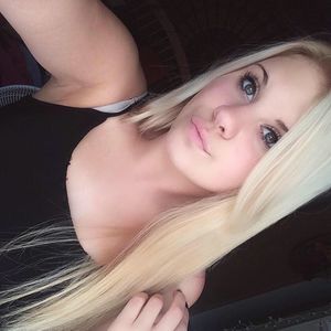 Meet your Posher, Caitlin