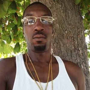 Meet your Posher, Lorenzo