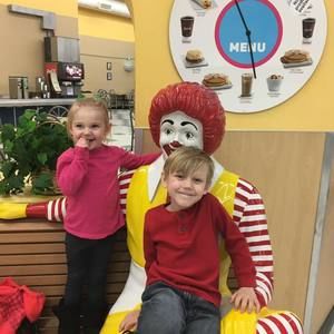 Meet your Posher, Lorie