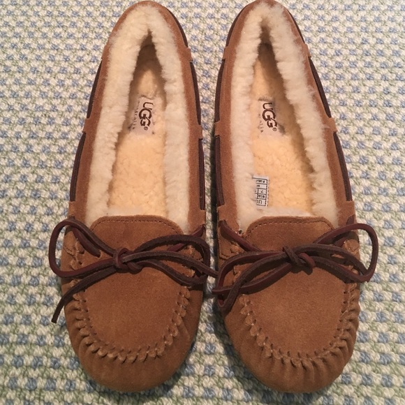 ❌❌SOLD ❌ ❌UGG Size 7 Slippers