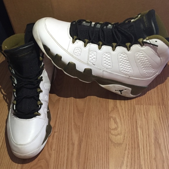 Air Jordan 9 'Statue'