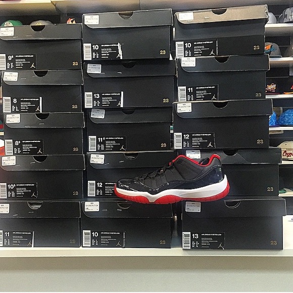 Jordan bred low top 11s - Picture 1 of 1