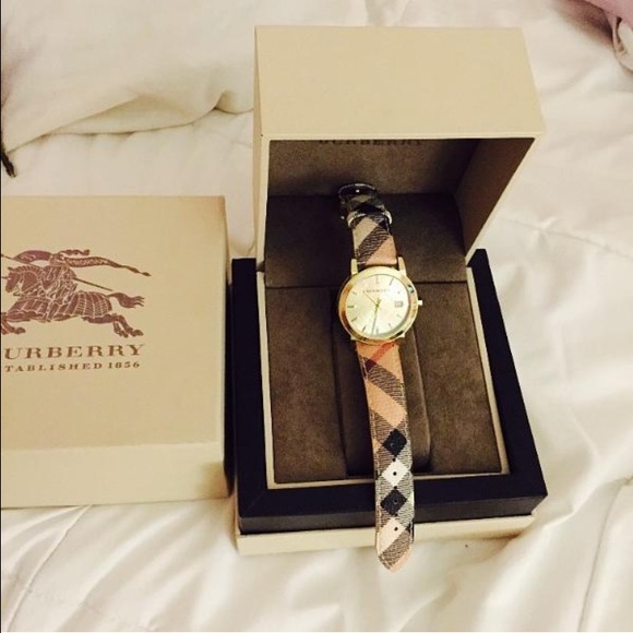 Burberry 38 mm watch - Picture 3 of 4