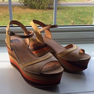 Super Cute Platform Wedge 🌸