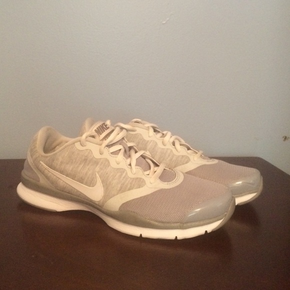 Women's NIKE FLEX TRAINER 4 Grey & White Sneakers