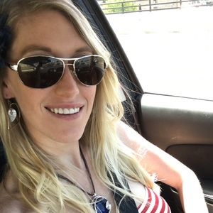 Meet your Posher, Christin